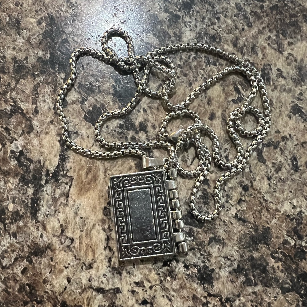 $5 BIBLE NECKLACE WITH TURNING PAGES. SILVER. NEW. $5 IF BUNDLED - Picture 9 of 12